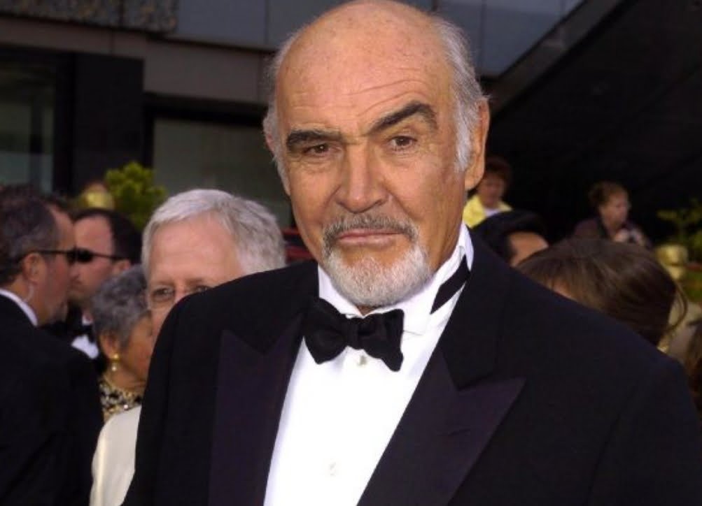 muere el primer James Bond de la historia - Roger Swidorowicz 2 image0 21